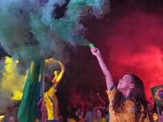 Torcedores do Brasil explodem após vitória dramática na Copa do Mundo sobre o Japão