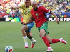 Nussair Mazraoui: Masterclass do zagueiro do United leva Marrocos às oitavas de final