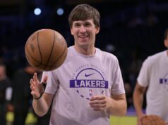 Lakers trazem Austin Reaves de volta em acordo recorde de US$ 185 milhões