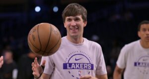 Lakers trazem Austin Reaves de volta em acordo recorde de US$ 185 milhões