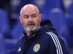 Steve Clarke deixou o cargo de técnico da Escócia