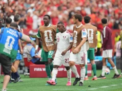Copa do Mundo de 2026: Asim Madibo, do Catar, foi suspenso por 5 partidas por quebrar a perna do canadense Ismael Kone