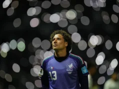 Uma foto marcante: o momento especial do goleiro mexicano Guillermo Ochoa