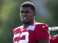 Os Steelers assinaram com o ex-LB da primeira rodada um contrato de um ano