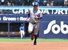 O Rangers completou uma vitória de 4 jogos sobre os Blue Jays com uma vitória por 3-2