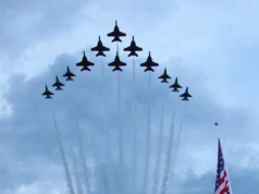 Observe os Blue Angels e Thunderbirds sobrevoando o gramado da Casa Branca.