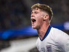 Crystal Palace contrata Charlie Cresswell juntando-se à corrida