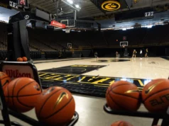 Um recente visual do basquete feminino de Iowa focado em quatro escolas
