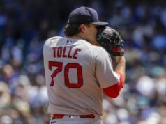 O favorito dos fãs do Red Sox, Peyton Tolle, domina completamente os Yankees, quase sem rebatidas