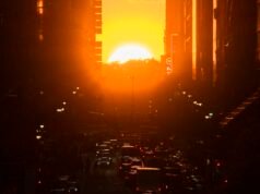 Julho é o auge da observação das estrelas no verão e a última chance em Manhattanhenge