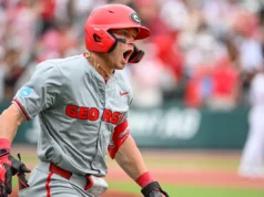 O apanhador da Geórgia, Daniel Jackson, ganha o Golden Spikes Award de 2026 como o melhor jogador amador de beisebol universitário do país