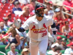 Torres acerta um home run de 2 corridas para ajudar Leahy e os Cardinals a derrotar os Marlins na vitória por 2-1.