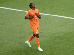 Liverpool responde ao desprezo de Yann Diomonde enquanto surgem quatro opções de elite