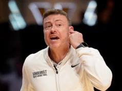 Gabe Nesmith, ala 5 estrelas na turma de 2027, se compromete com o basquete Vanderbilt