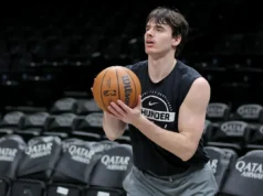 Relatório: OKC Thunder toma decisão de escalação sobre Brooks Bernheiser