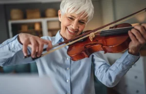 Aprender um instrumento musical aos 70 anos pode ajudar a preservar memórias