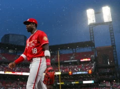 Jordan Walker enfrentou os Cardinals em uma noite de sexta-feira encharcada de chuva
