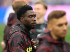 Bayern supostamente aberto à saída de Alphonso Davies enquanto clubes sauditas exploram acordo