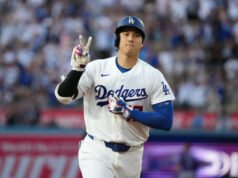 Os Dodgers superaram uma vantagem perdida contra as Montanhas Rochosas em seu primeiro jogo extra-inning da temporada