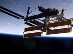 Tripulação espacial EUA-Rússia pousa em segurança após período de oito meses na ISS