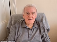 Ladrão ‘covarde’, 40, ‘matou uma frágil aposentada de 86 anos com tiros na cabeça durante uma invasão noturna em sua casa em Londres’