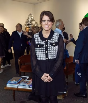 103843333-15965251-Princess_Eugenie_pictured_on_the_Hauser_Wirth_stand_at_a_Paris_a-a-16_17836020167.avif