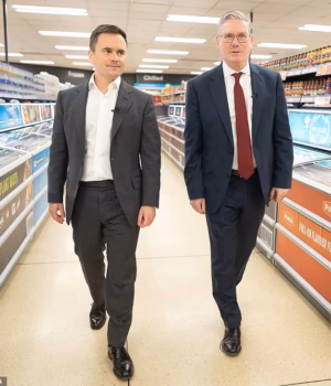 109284235-15994183-Lord_Walker_of_Broxton_the_boss_of_supermarket_Iceland_branded_t-a-1_178464905778.avif