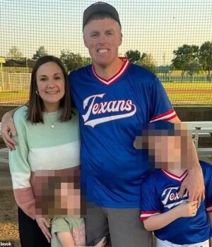 109710795-15941277-Amanda_and_Charlie_Woodward_posed_with_their_children-a-2_1782883609220.jpg