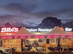 Garçonete australiana ganha pagamento depois que o chefe a ‘fantasiou’ sem avisar depois de trabalhar em um restaurante italiano por quase duas décadas