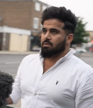 109742881-15952655-Twana_Jamal_is_seen_being_approached_by_reporters_in_Leicestersh-a-42_17831622593.avif