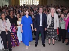 Pare de choramingar e lute! Badenoch revida a ‘política de identidade’ das deputadas trabalhistas, exigindo uma ‘cota’ de 50% de empregos no governo de Burnham