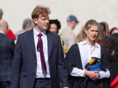 Parabéns, Lady Louise Windsor! A filha de Sophie e do Príncipe Edward, de 22 anos, se formou em St Andrews na frente de seus orgulhosos pais e do suposto namorado Felix Robert da Silva-Clamp