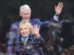 Hillary Clinton exige que os EUA abolissem o sistema de ‘propriedade de escravos’ que encerrou sua carreira