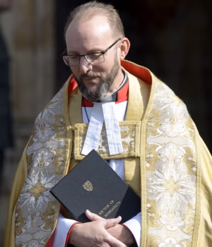 109757907-15949099-Dame_Sarah_s_personal_representative_to_the_Holy_See_Bishop_Anth-a-8_178302556029.avif