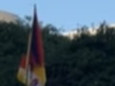 Momento horrível: manifestante tibetano se incendeia em frente ao prédio da ONU em Nova York