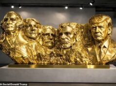 Trump compartilha fortes indícios de que planeja adicionar seu rosto ao Monte Rushmore enquanto a Casa Branca envia mensagens de apoio à sua inclusão no monumento icônico