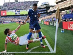 ‘Desgraça’ da Copa do Mundo do Paraguai: Especialistas furiosos da BBC atacam as ‘vergonhosas’ táticas ‘sujas’ dos sul-americanos após o confronto das oitavas de final – enquanto Kylian Mbappe revida com uma resposta de bomba F