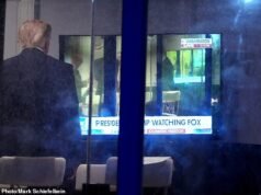 Trump quebra a internet porque está se assistindo na Fox… quem está filmando ele se assistindo