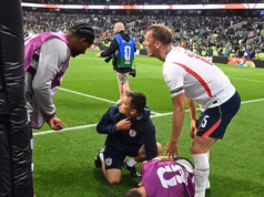 Jordan Henderson sofreu uma lesão “muito grave” em uma queda estranha durante as comemorações da Inglaterra contra o México na Copa do Mundo.