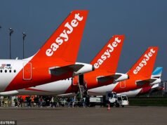 easyJet aceita oferta de aquisição rival do investidor americano Apollo no valor de £ 5,7 bilhões