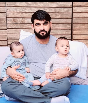 109837069-15957569-Mohammad_Nazeer_Paktiawal_41_pictured_with_two_of_his_six_childr-a-4_178337785804.avif