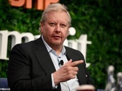 O cofundador do bilionário WiseTech, Richard White, deixa o cargo de presidente em meio a uma investigação criminal