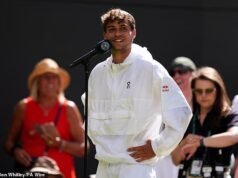 ‘Eu tenho que estar em algum lugar!’ O tenista Flavio Cobolli apela aos fãs ao ficar sem lugar para ficar após um confronto inesperado nas quartas de final de Wimbledon contra Arthur Ferry