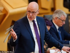 EUAN McCollum: A política de proselitismo de John Sweeney é enganosa… se aprovada, será usada como arma contra os pais