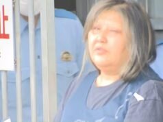 Mulher é presa por costurar lábios de colega de quarto com agulha