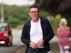 Que comece a coroação de Burnham! Os bajuladores parlamentares trabalhistas devem correr atrás do novo primeiro-ministro enquanto as nomeações estão abertas – o último desafiante, Al Kearns, se retira depois de ‘conseguir apenas três apoiadores’