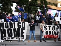 Manifestantes neonazistas se reúnem do lado de fora do Marvel Stadium, em Melbourne, para o discurso de ‘rockstar’ do PM indiano – 30.000 ingressos a serem comprados