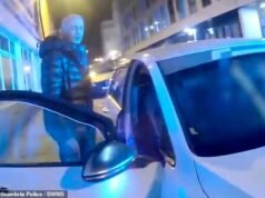 Momento emocionante: falso motorista de táxi tira uma mulher bêbada da estrada e a coloca em seu carro antes que a busca policial a prenda por sete anos