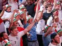 Os torcedores da Inglaterra vão beber 42 milhões de litros para assistir ao jogo da Copa do Mundo contra a Noruega no sábado à noite, com bares abertos até 2h e 22 milhões em frente às TVs.