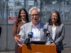 Deep-blue Oregon está a caminho de eleger um governador republicano, afirma uma nova pesquisa que coloca o candidato republicano à frente do titular democrata.